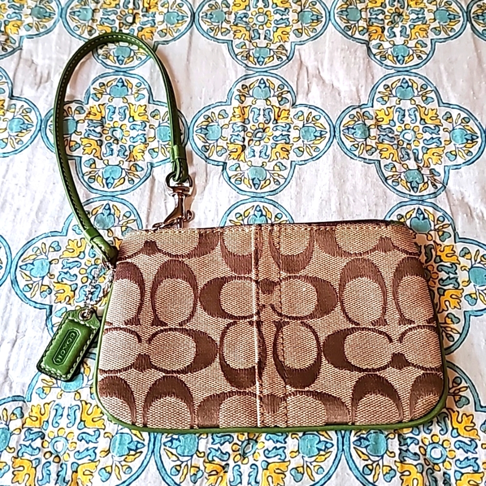 Vintage Y2K Coach Brown and Tan Signature Jacquard Canvas Wristlet
